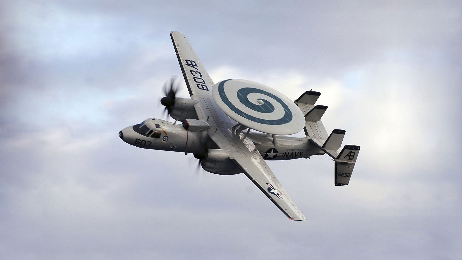 “足球+文化+旅游”融合模式带动行业跨界转型,行业潜力巨大,足球文化产业